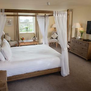 Executive Four Poster Suite